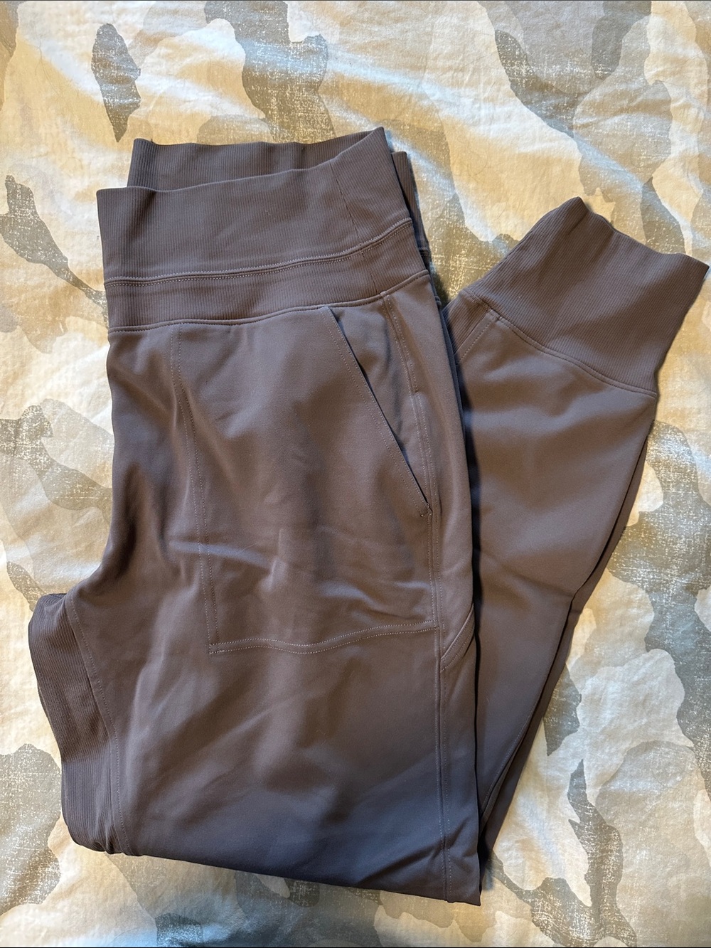 Athleta Venice High-Rise Jogger Pants in Dark Brown